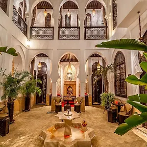 5* Pensión Omri